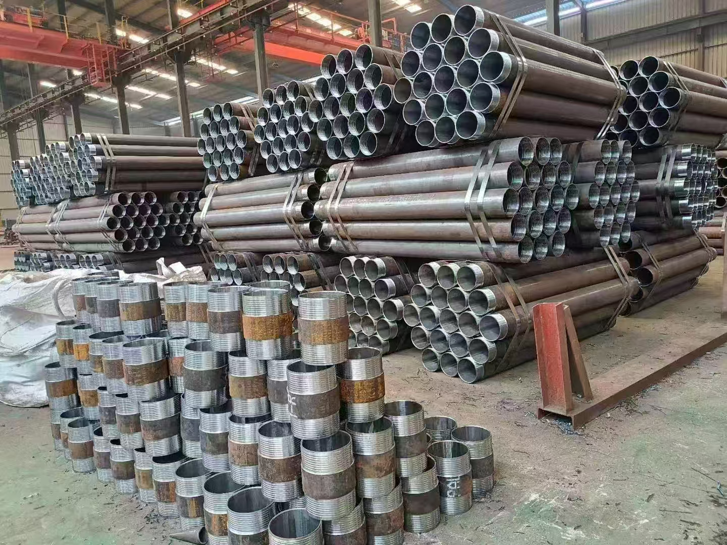 隧道钢花管​是一种专为隧道工程设计的特种管材